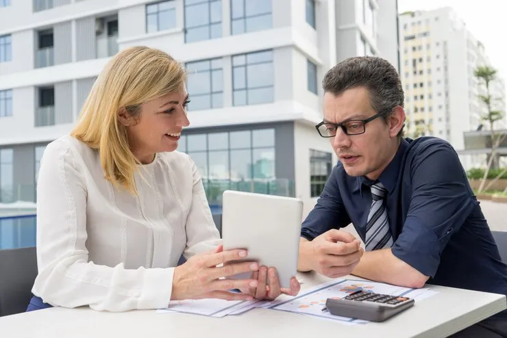 Sales Tax & VAT: Avoid Threshold Traps and Compliance Risks
