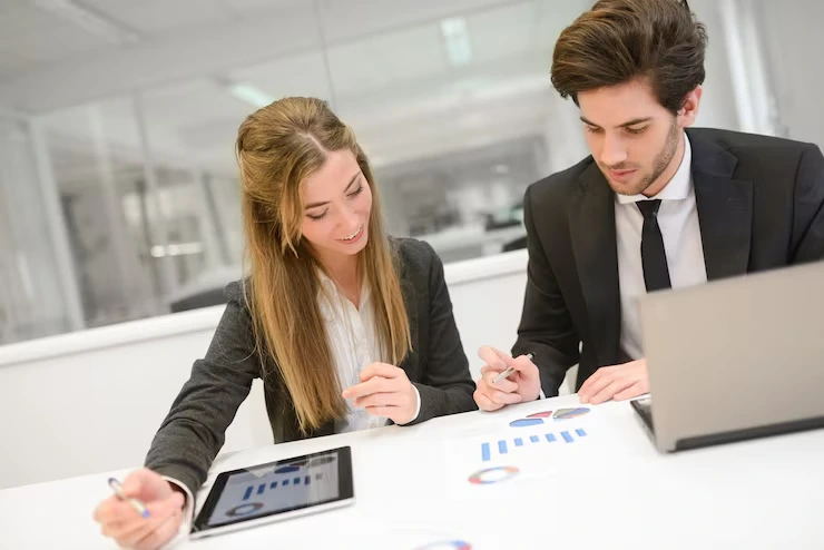 Financial Reporting & KPI Tracking for Luxury Brands